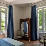 Casa de Férias Dordogne Chateau With Pool & Garden Sleeps 14