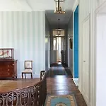 Dordogne Chateau With Pool & Garden Sleeps 14 Casa de Férias Brantome en Perigord