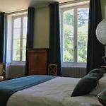 Casa de Férias Dordogne Chateau With Pool & Garden Sleeps 14