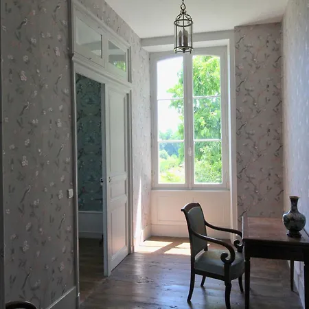 Dordogne Chateau With Pool & Garden Sleeps 14 Prázdninový dům *