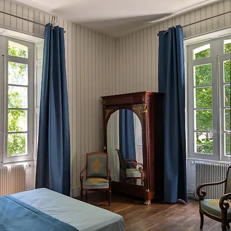 Prázdninový dům Dordogne Chateau With Pool & Garden Sleeps 14