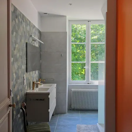 Dordogne Chateau With Pool & Garden Sleeps 14 Prázdninový dům Bourdeilles