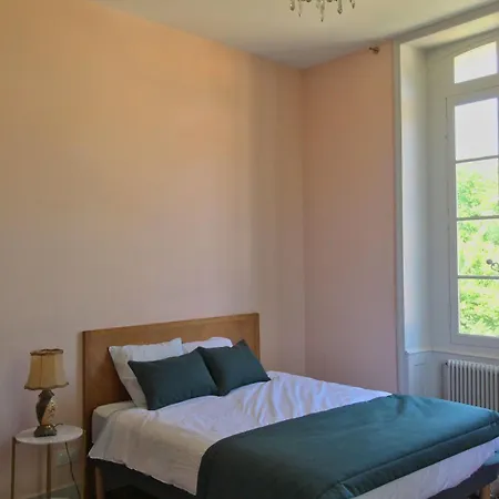 Dordogne Chateau With Pool & Garden Sleeps 14 Prázdninový dům
