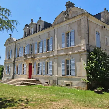Dordogne Chateau With Pool & Garden Sleeps 14 Bourdeilles