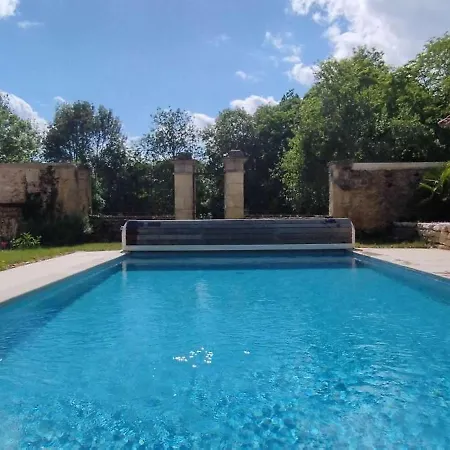 Dordogne Chateau With Pool & Garden Sleeps 14 Bourdeilles