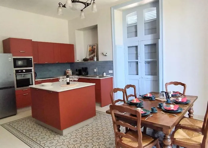 Dordogne Chateau With Pool & Garden Sleeps 14 * Bourdeilles