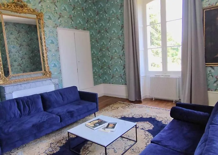 Dom wakacyjny Dordogne Chateau With Pool & Garden Sleeps 14 *