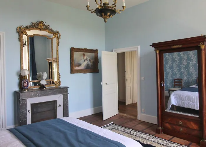 Dordogne Chateau With Pool & Garden Sleeps 14