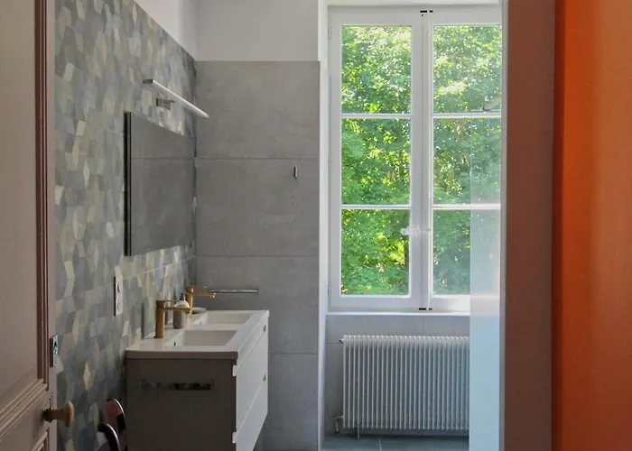 Dordogne Chateau With Pool & Garden Sleeps 14 Dom wakacyjny Bourdeilles