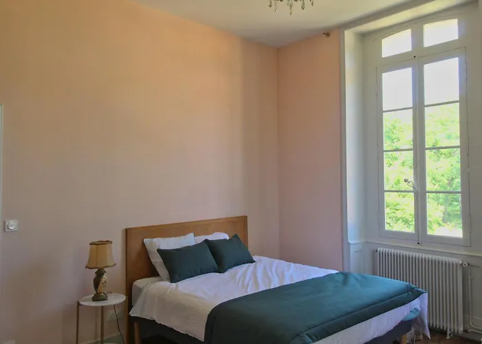 Dordogne Chateau With Pool & Garden Sleeps 14 Dom wakacyjny