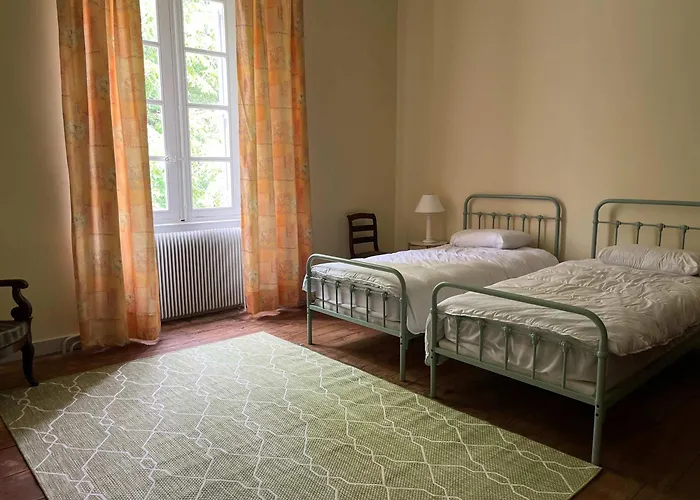 Dordogne Chateau With Pool & Garden Sleeps 14 *