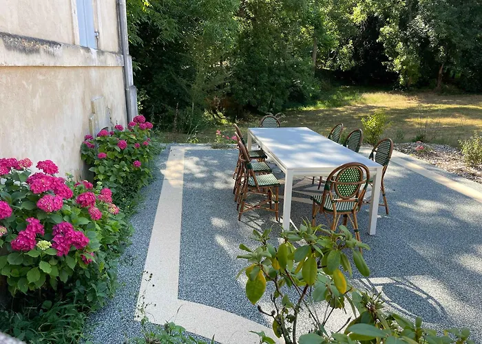 Dordogne Chateau With Pool & Garden Sleeps 14