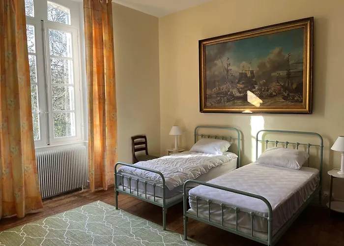 Dordogne Chateau With Pool & Garden Sleeps 14 Prázdninový dům Bourdeilles